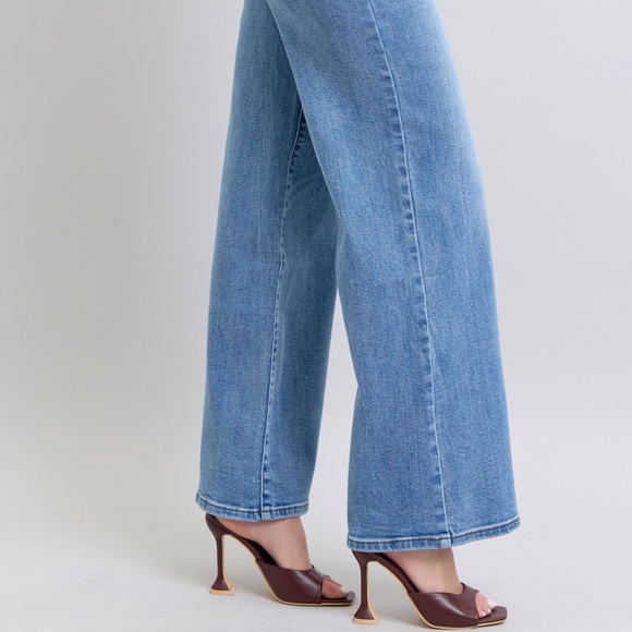 Judy Blue Full Size Wide Leg Jeans with Pockets - Picture 3 of 10